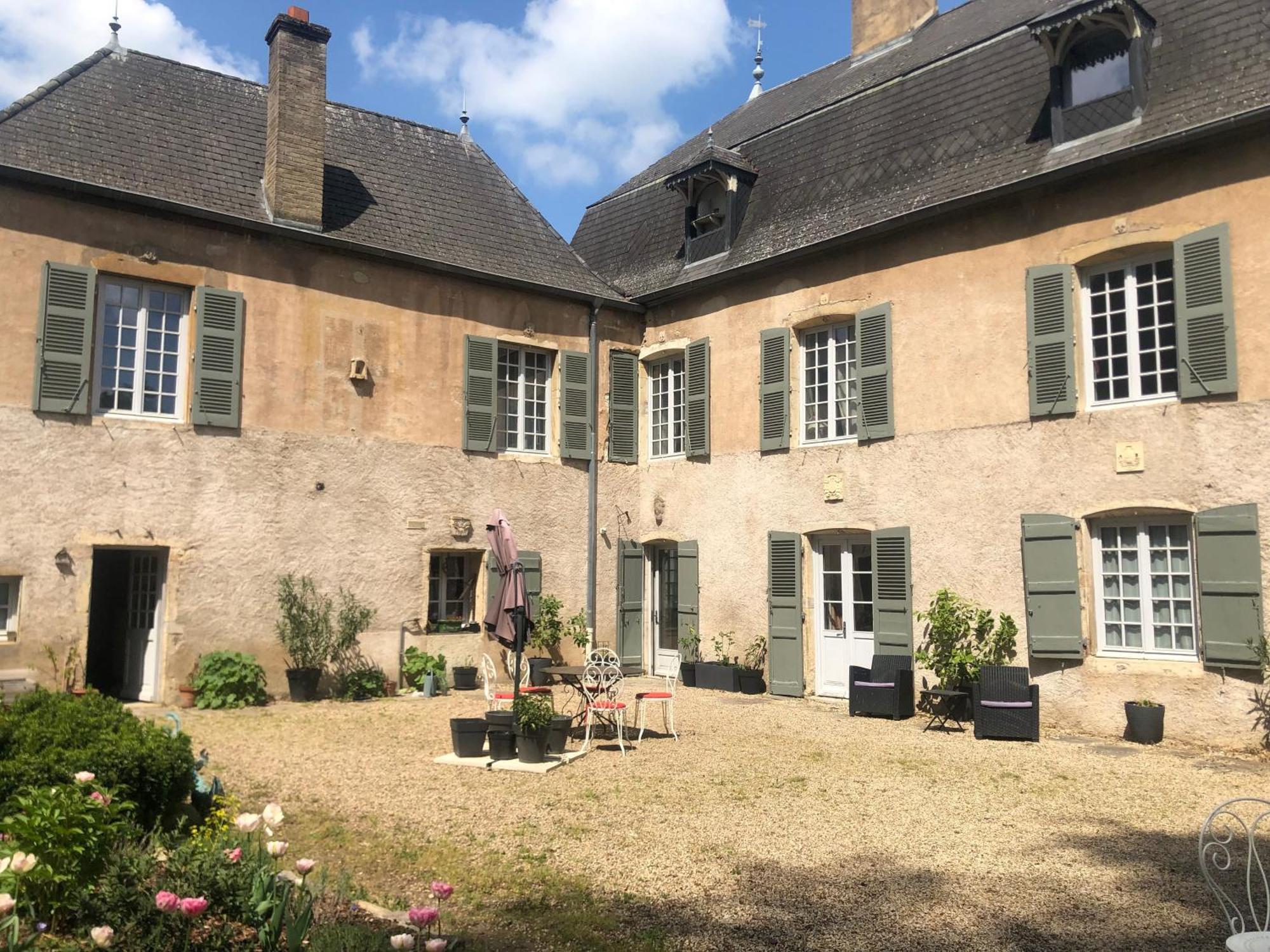 La Maison Des Gardes - Chambres D'Hotes Cluny Exterior foto