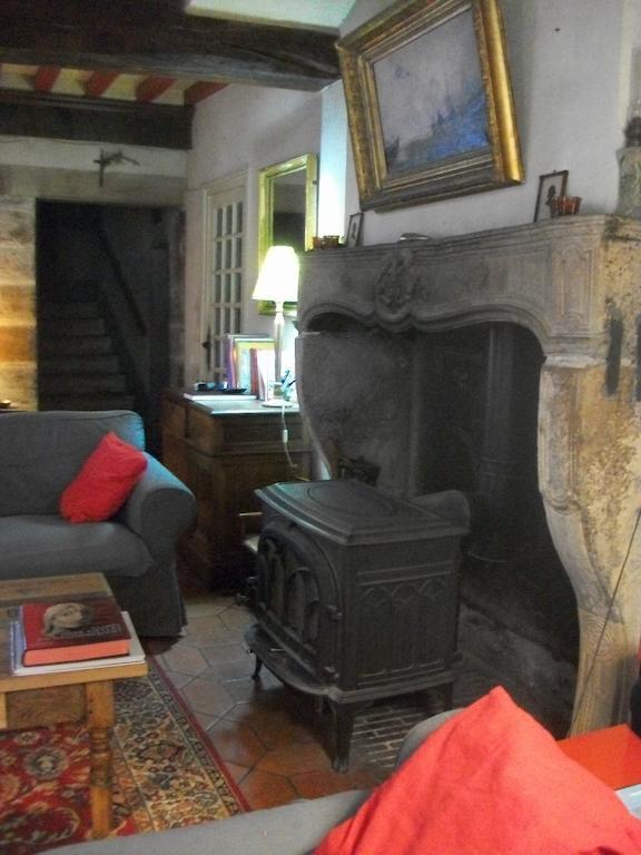 La Maison Des Gardes - Chambres D'Hotes Cluny Exterior foto