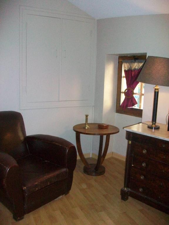La Maison Des Gardes - Chambres D'Hotes Cluny Zimmer foto