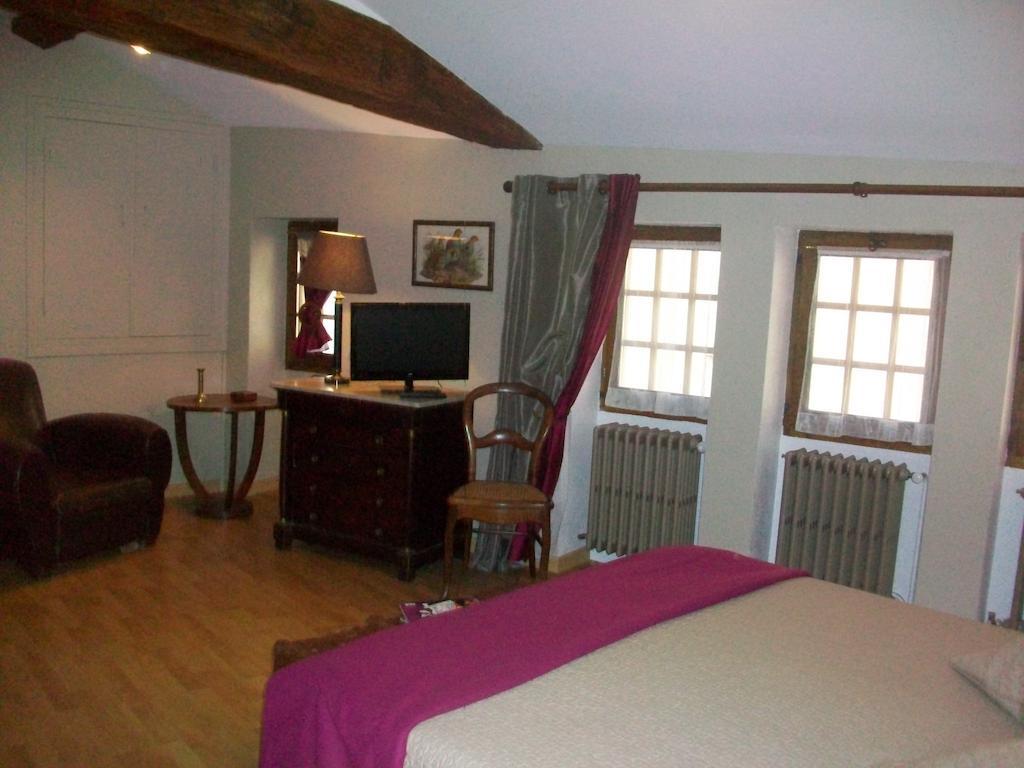 La Maison Des Gardes - Chambres D'Hotes Cluny Exterior foto